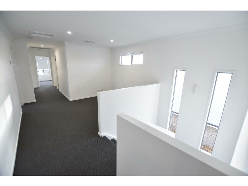 12 Attenborough Cct, North Lakes QLD 4509