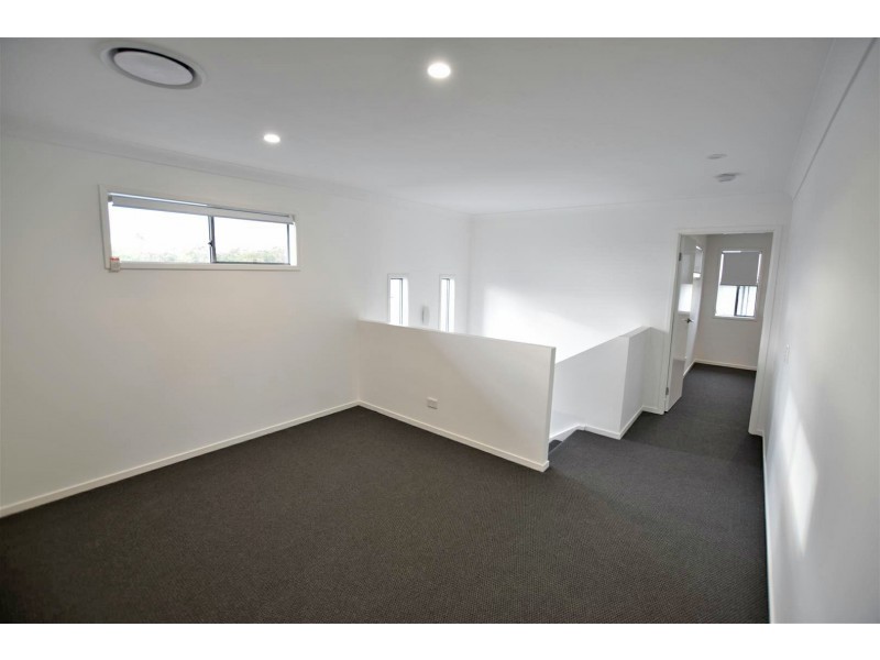 12 Attenborough Cct, North Lakes QLD 4509