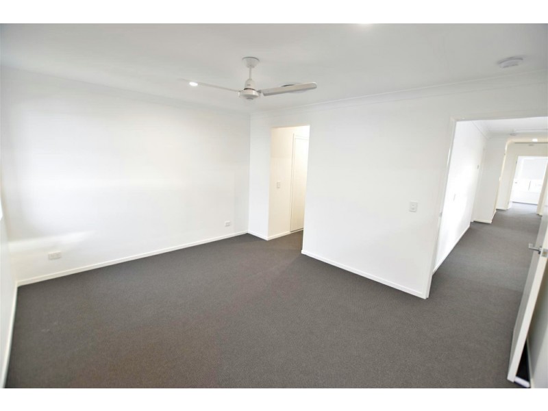 12 Attenborough Cct, North Lakes QLD 4509