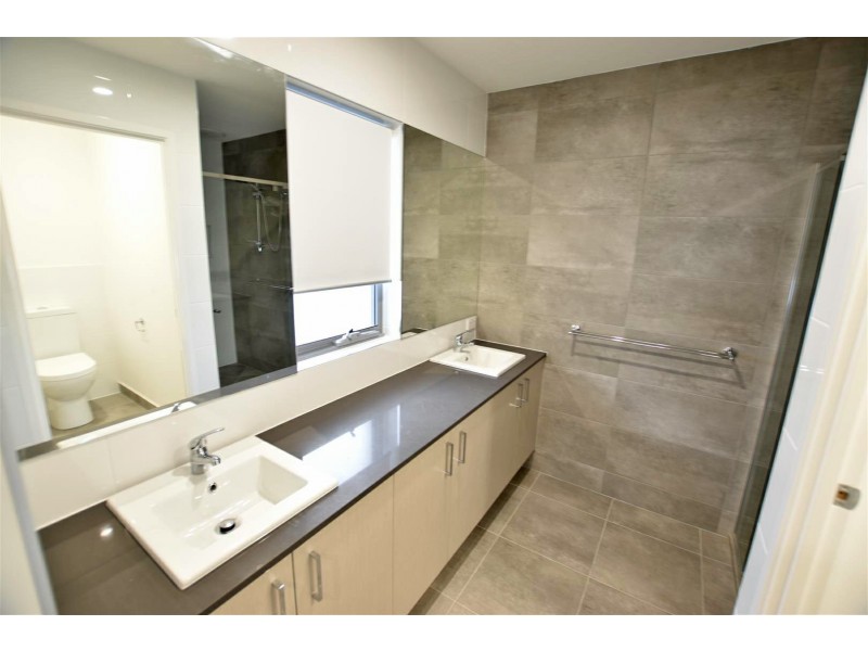12 Attenborough Cct, North Lakes QLD 4509