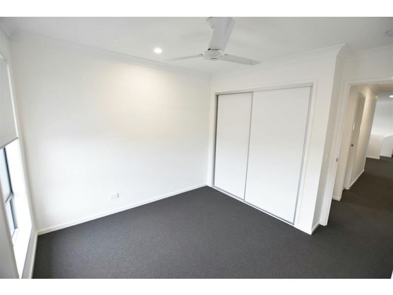 12 Attenborough Cct, North Lakes QLD 4509