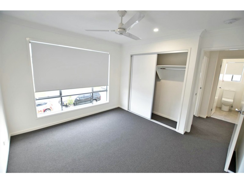 12 Attenborough Cct, North Lakes QLD 4509