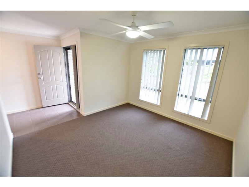 12 Williams Crescent, North Lakes QLD 4509