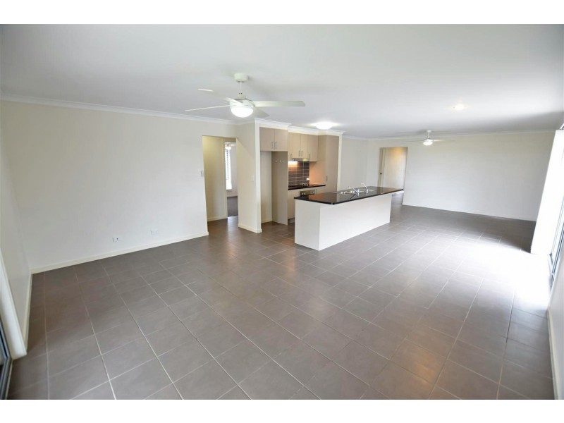 12 Williams Crescent, North Lakes QLD 4509