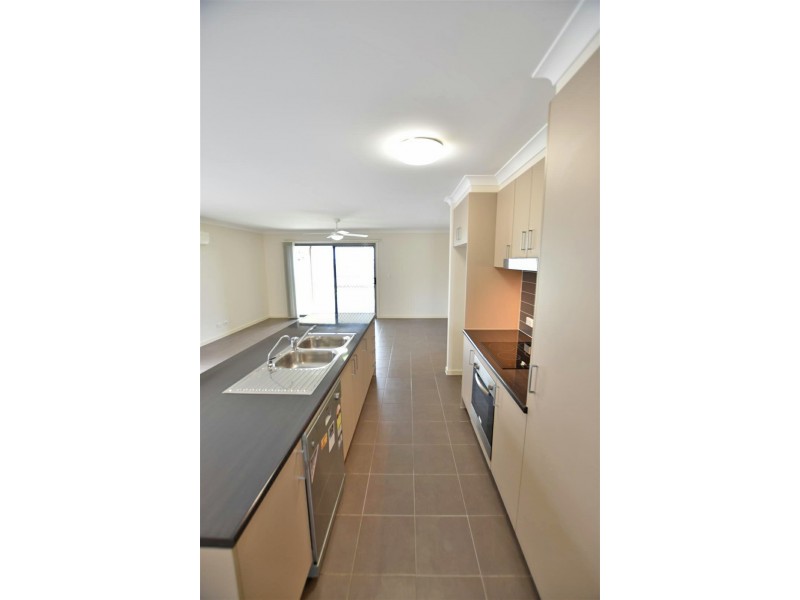 12 Williams Crescent, North Lakes QLD 4509