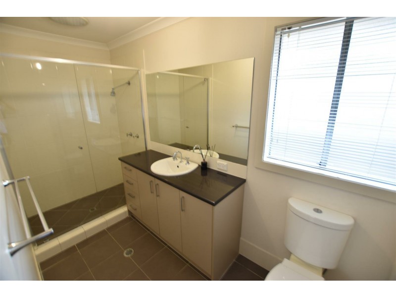 12 Williams Crescent, North Lakes QLD 4509