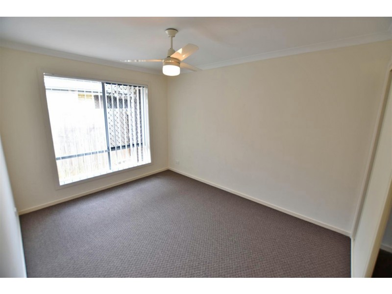 12 Williams Crescent, North Lakes QLD 4509