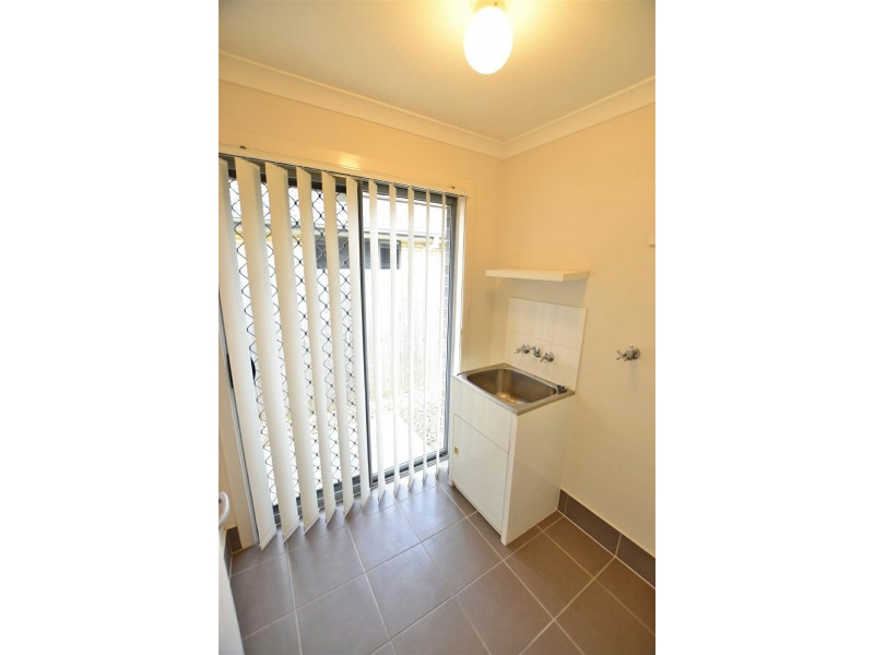 12 Williams Crescent, North Lakes QLD 4509