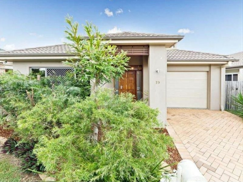 19 Kowari Crescent, North Lakes QLD 4509