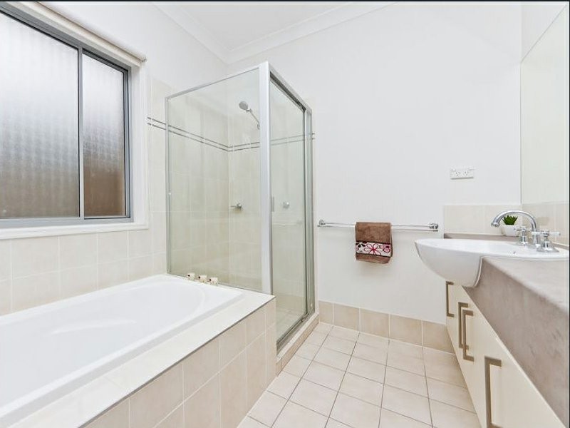 19 Kowari Crescent, North Lakes QLD 4509