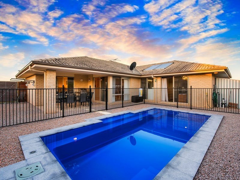 2 Nutmeg Drive, Griffin QLD 4503