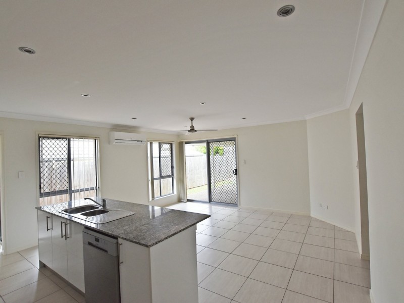 5 Toby Close, Kallangur QLD 4503