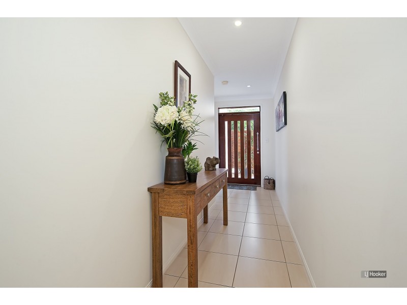 8 Troon Street, North Lakes QLD 4509