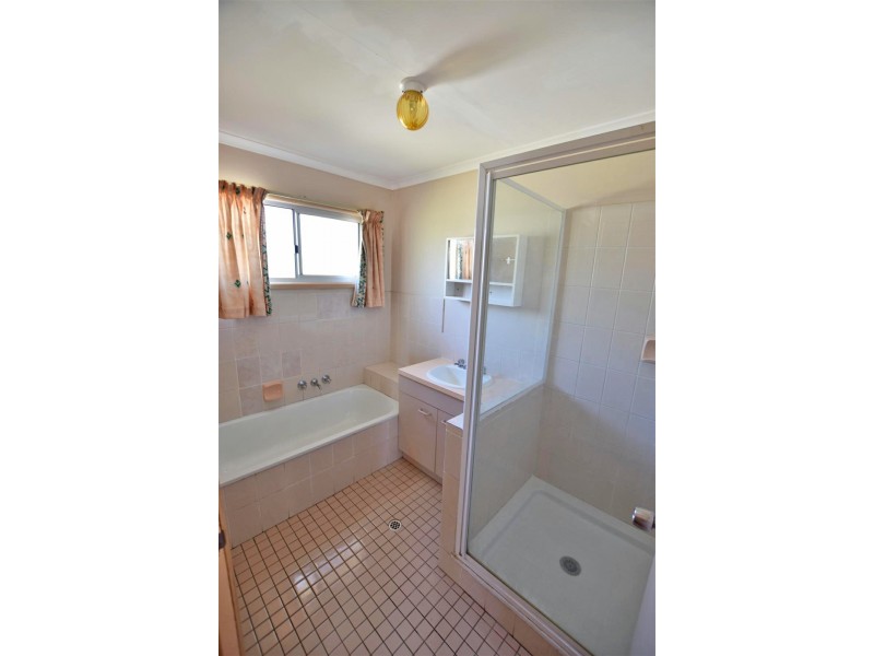 5 Hedge Street, Strathpine QLD 4500