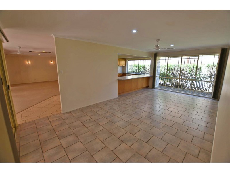 31 Castle Hill Drive, Murrumba Downs QLD 4503