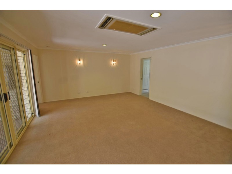 31 Castle Hill Drive, Murrumba Downs QLD 4503