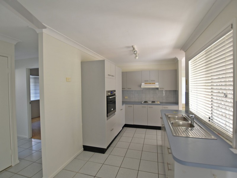 11 Orchid Ave, Kallangur QLD 4503