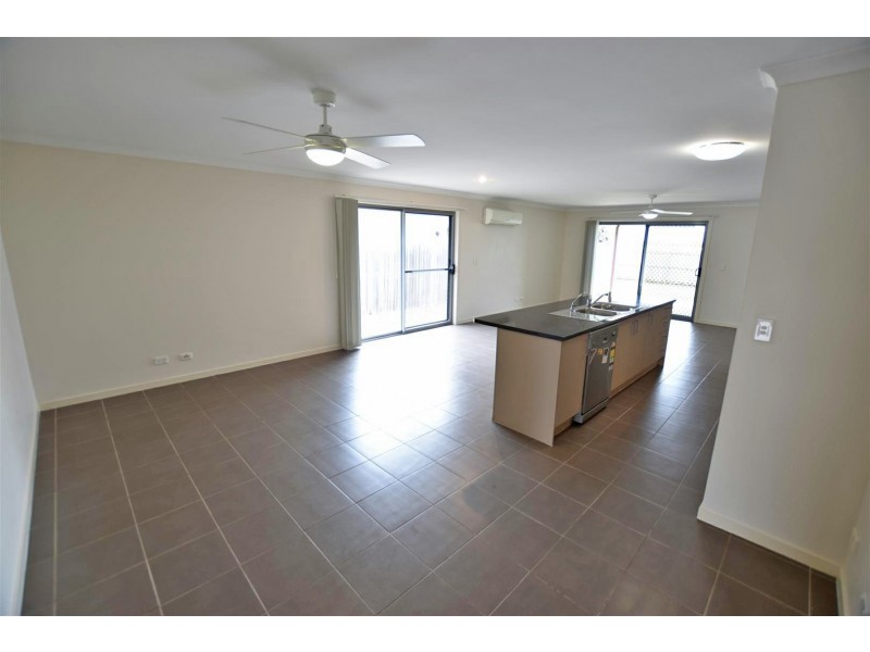 12 Williams Cres, North Lakes QLD 4509