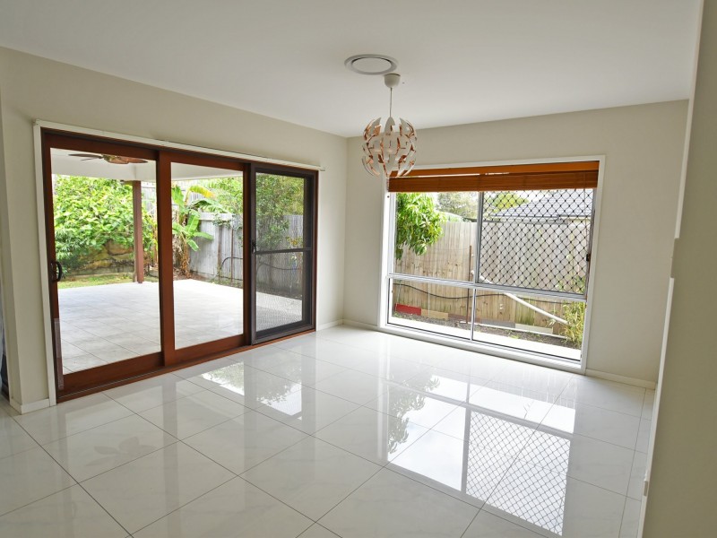 6 Cowen Terrace, North Lakes QLD 4509