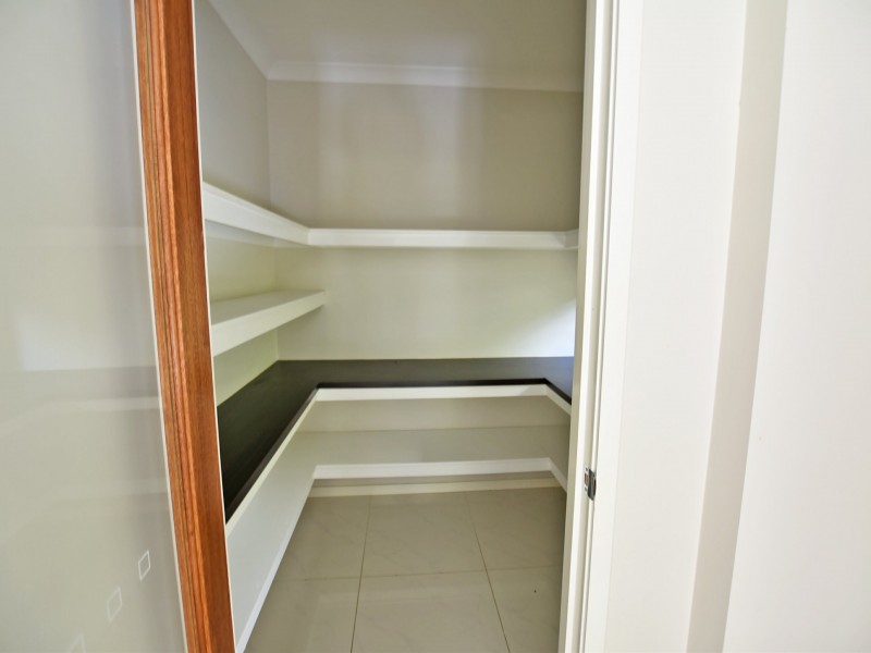 6 Cowen Terrace, North Lakes QLD 4509