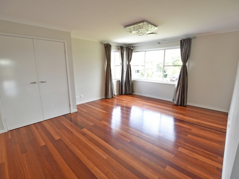 6 Cowen Terrace, North Lakes QLD 4509