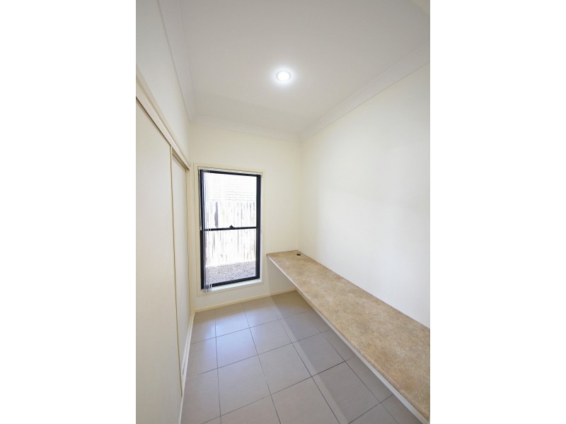 7 Moonie Crescent, North Lakes QLD 4509