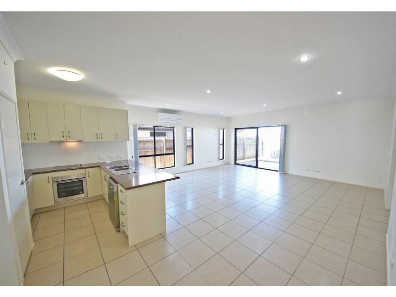 7 Moonie Crescent, North Lakes QLD 4509
