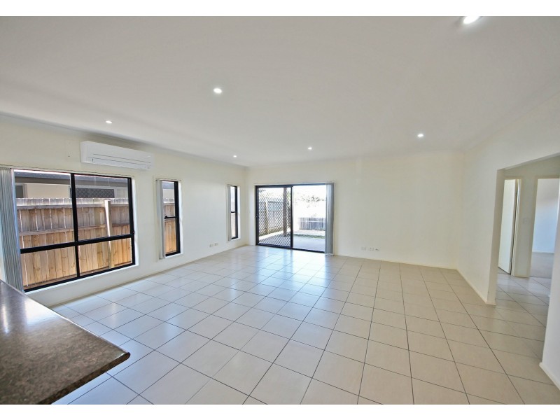 7 Moonie Crescent, North Lakes QLD 4509