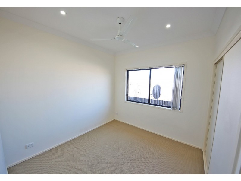 7 Moonie Crescent, North Lakes QLD 4509