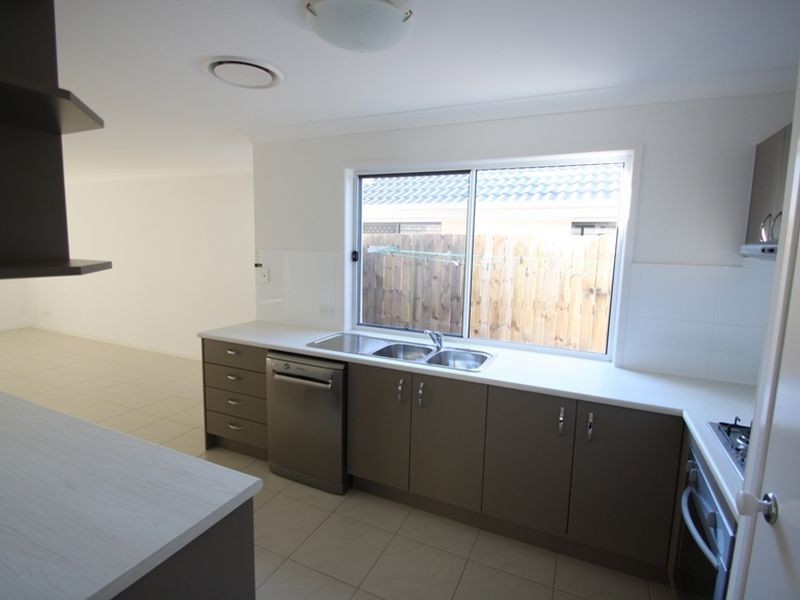 13 Trump Circuit, North Lakes QLD 4509