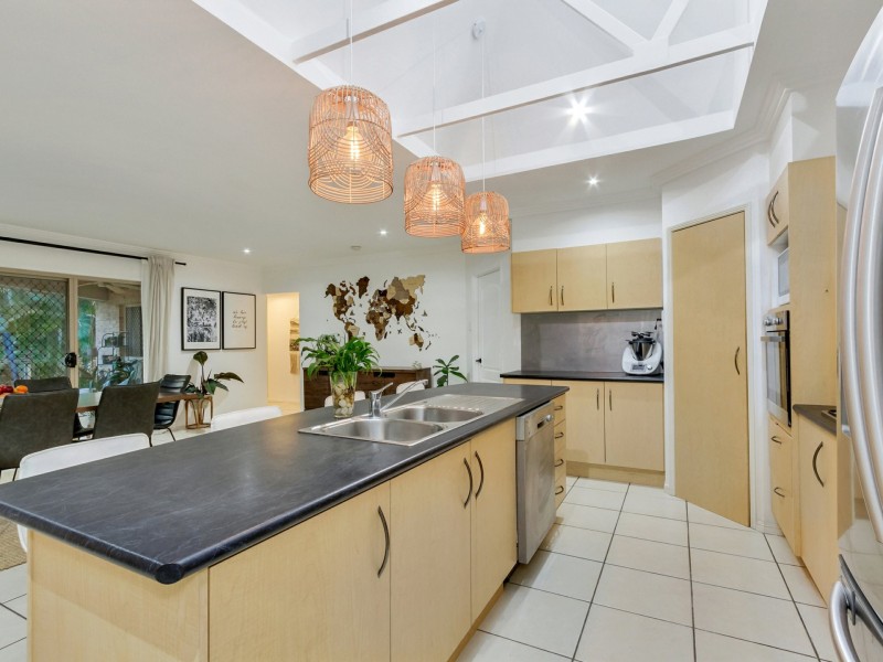 6 Lakeview Court, Joyner QLD 4500