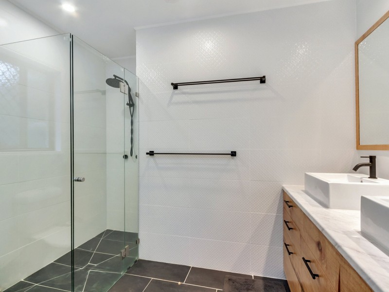 6 Lakeview Court, Joyner QLD 4500