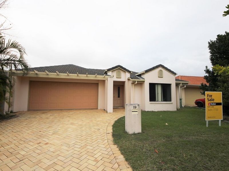 19 Dotterel Crescent, North Lakes QLD 4509