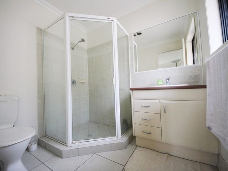 19 Dotterel Crescent, North Lakes QLD 4509