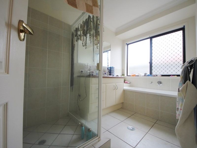 19 Dotterel Crescent, North Lakes QLD 4509