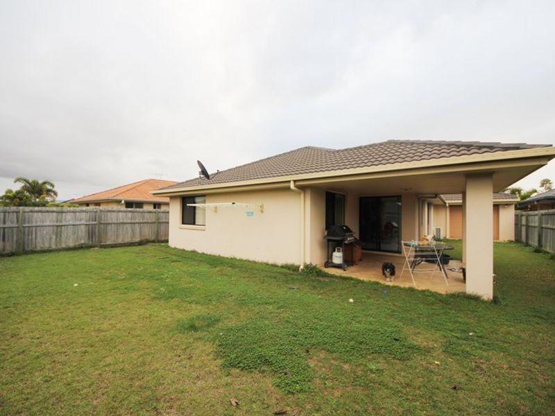 19 Dotterel Crescent, North Lakes QLD 4509