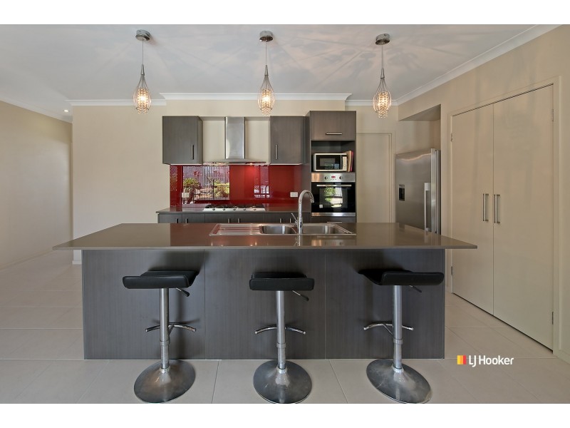 7 Bowerbird Crescent, Dakabin QLD 4503