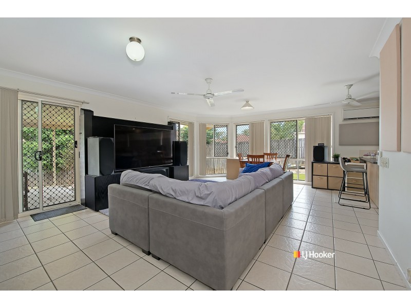 1 Timbarra Court, Petrie QLD 4502