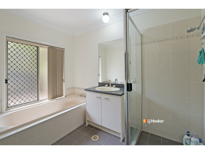 1 Timbarra Court, Petrie QLD 4502