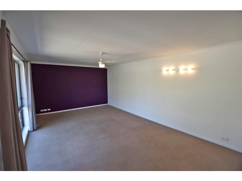 33 Voltaire Crescent, Petrie QLD 4502