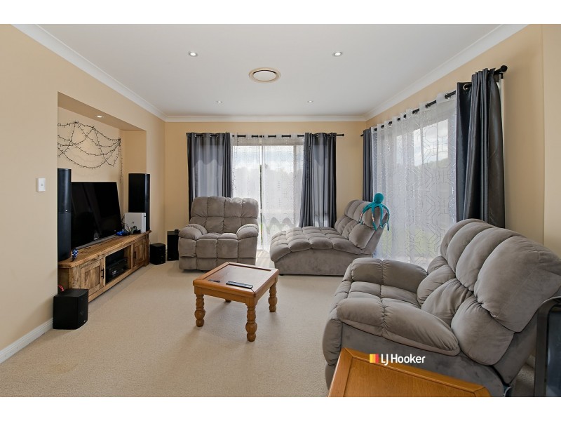 19 Inverpine Court, Petrie QLD 4502