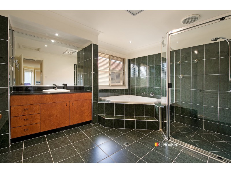 19 Inverpine Court, Petrie QLD 4502