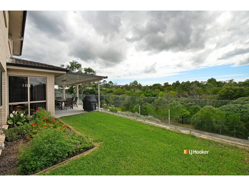 19 Inverpine Court, Petrie QLD 4502