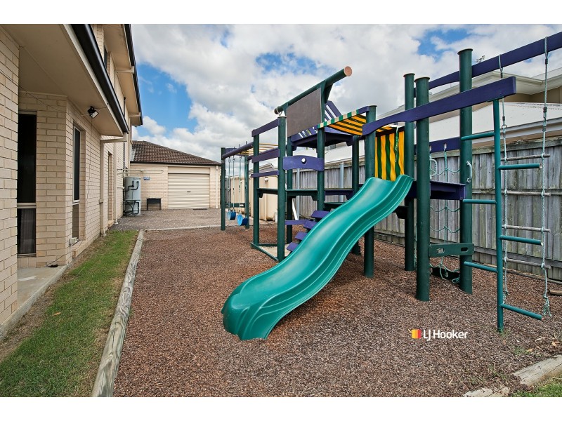 19 Inverpine Court, Petrie QLD 4502