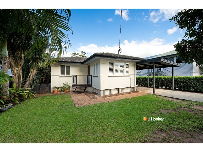 8 Andrew Street, Kallangur QLD 4503