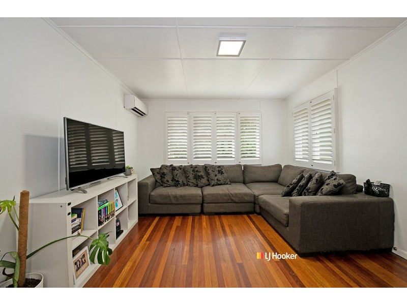 8 Andrew Street, Kallangur QLD 4503