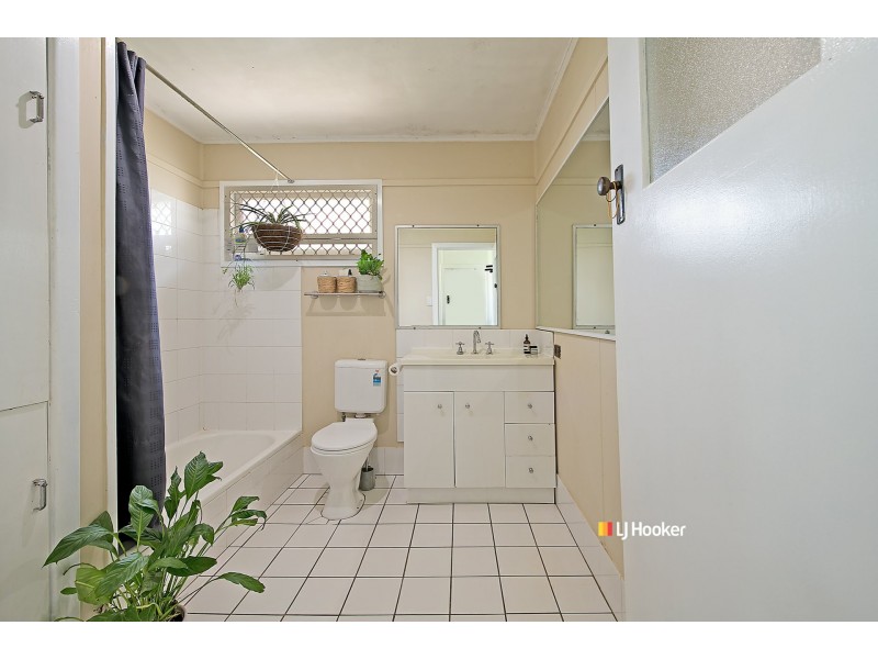 8 Andrew Street, Kallangur QLD 4503