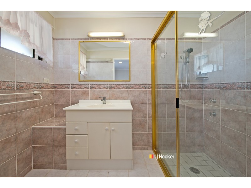 4 Oakview Court, Kallangur QLD 4503