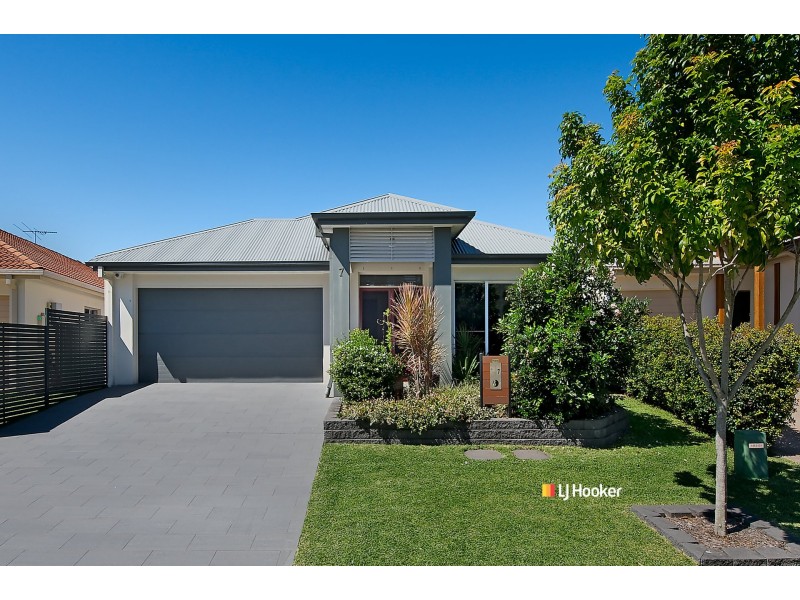7 Silkyoak Court, North Lakes QLD 4509