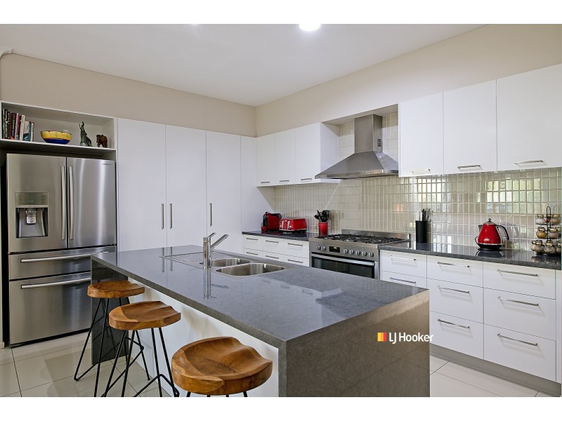 7 Silkyoak Court, North Lakes QLD 4509